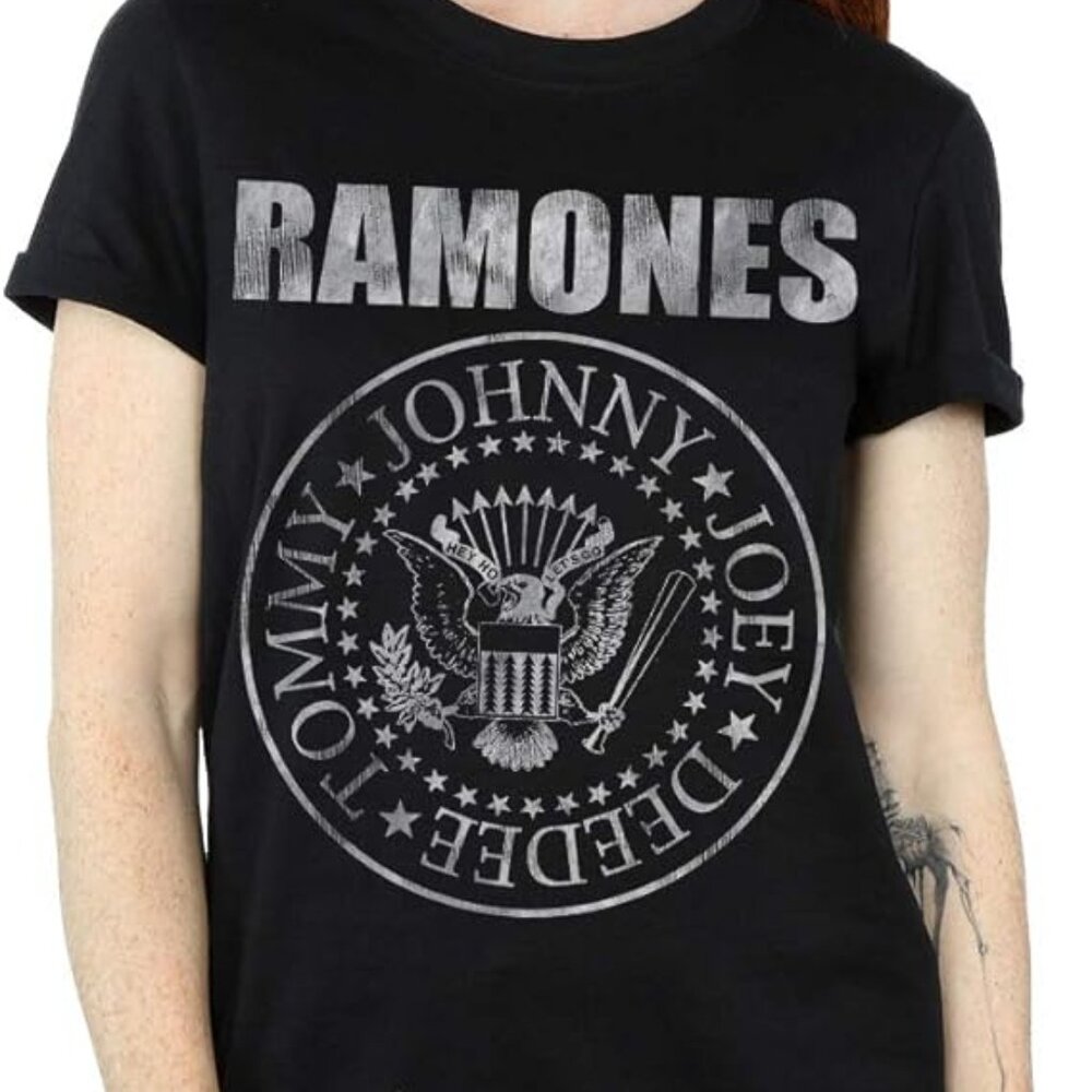 Ramones Women's Distressed Seal Boyfriend Fit T-Shirt size S/M